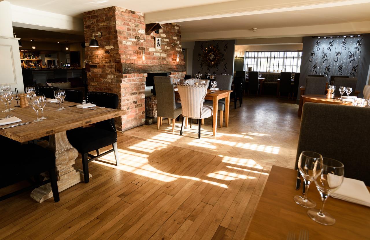 The Wheatsheaf Inn Onneley Εξωτερικό φωτογραφία